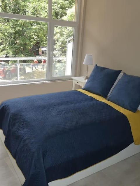 Елегантен апартамент в центъра на града с изглед към парка Apartment in Stara Zagora, Bulgaria