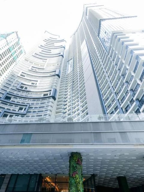 High Floor 2BR in Knightsbridge Residences Makati Apartment in Mandaluyong