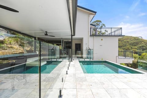 365 Days of Kalm I Pano Water Views I Heated Pool House in Central Coast