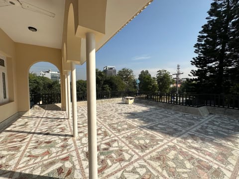 Luxury Living F-10 Islamabad Nature lodge in Islamabad