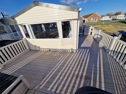 Property building, Balcony/Terrace