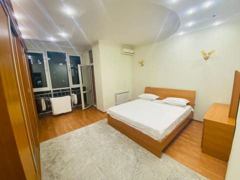 Бахти Apartment in Almaty