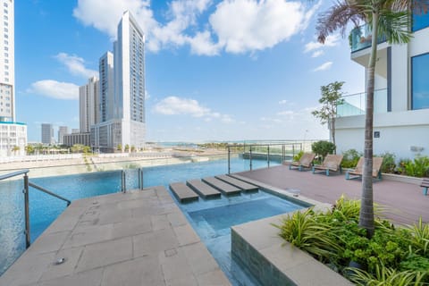 Luxurious 2 BDR - Reem Nine - Full Mangroves & Sea Views - Beach - Table Pool - Sauna - Cinema - Big Gym - Calisthenics Studio Apartment in Abu Dhabi