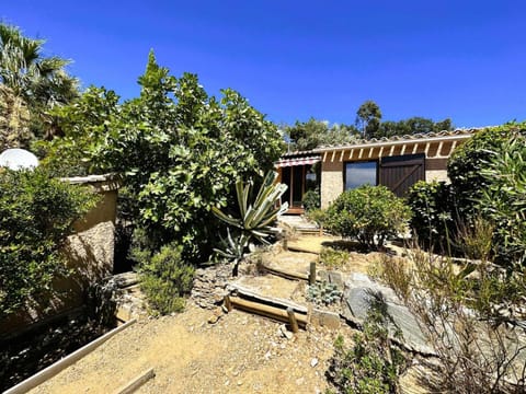 Mazet Marius pour 4 personnes avec piscine et tennis à La Londes-Les-Maures Villa in La Londe-les-Maures