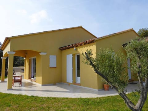 Villa L'Argentière pour 6 personnes avec piscine et vue dégagée à La Londe-Les-Maures Villa in La Londe-les-Maures