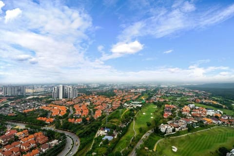 Lumi Tropicana PS4 GolfCourseView 3Bedroom 8pax Apartment in Petaling Jaya