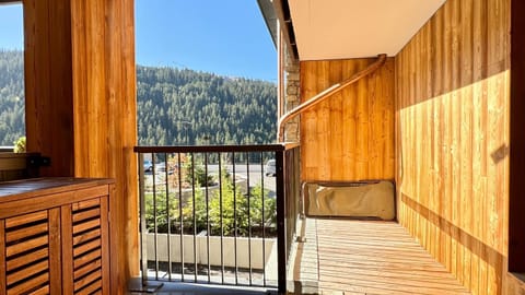 Balcony/Terrace, Balcony/Terrace, Mountain view