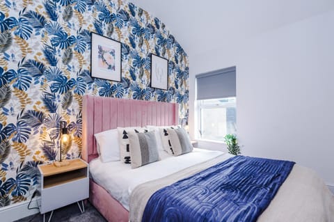 Stylish Botique Flat in Harrogate - Sleeps 16 Apartment in Harrogate