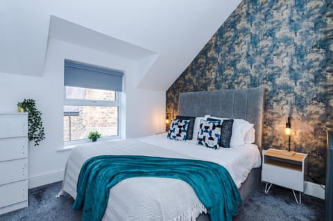 Stylish Botique Flat in Harrogate - Sleeps 16 Apartment in Harrogate