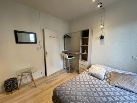 Chambre meublée et équipée en centre-ville Apartment in Montluçon