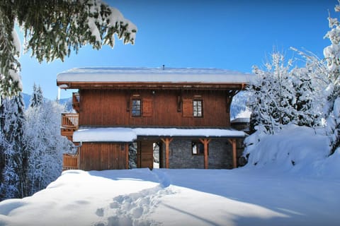 Property building, Off site, Day, Natural landscape, Winter