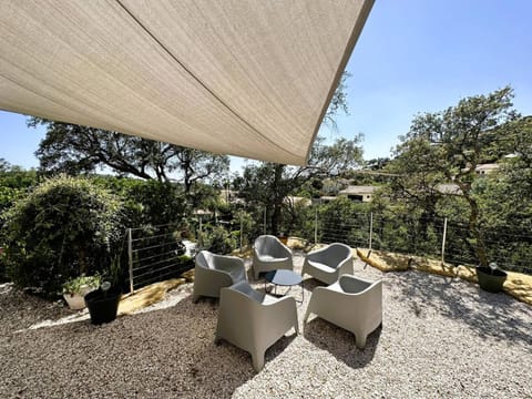 Villa Les Bancaous climatisée pour 6 personnes avec piscine privée dans le Domaine de Valcros à La Londe-les-Maures Villa in La Londe-les-Maures