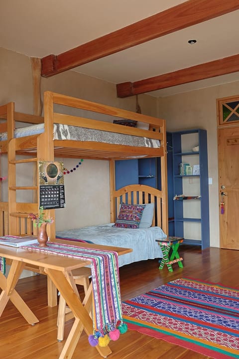 Bedroom, bunk bed