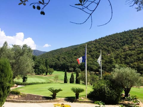 Villa Paquerette pour 10 personnes avec piscine chauffée au Domaine de Valcros à la Londe-Les-Maures Villa in La Londe-les-Maures