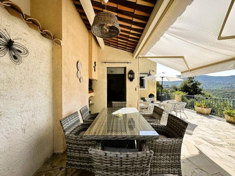 Le Langoustier pour 6 personnes avec piscine à La Londe-Les-Maures Villa in La Londe-les-Maures