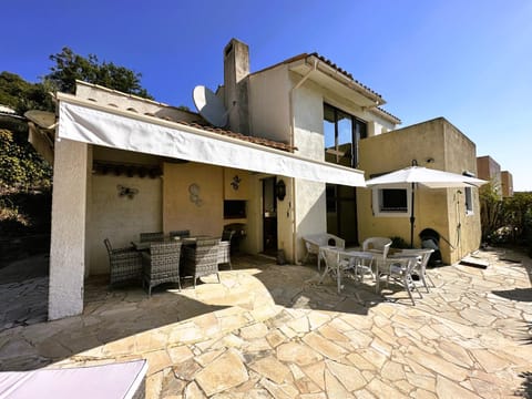 Le Langoustier pour 6 personnes avec piscine à La Londe-Les-Maures Villa in La Londe-les-Maures