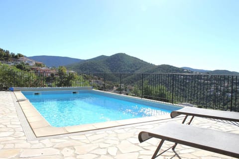 Villa Camelia pour 8 personnes avec piscine et vue mer au domaine de Valcros à La Londe les Maures Villa in La Londe-les-Maures