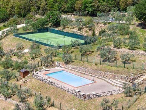 Borgo nel Chianti Rondine con piscina tennis e wifi Apartment in Castellina in Chianti