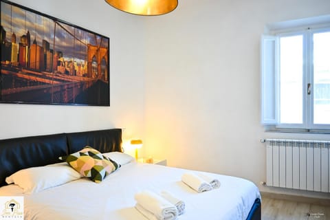 Bed, Photo of the whole room, Bedroom, internet, towels