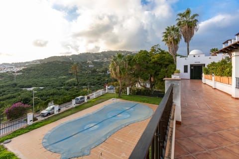 Garden, Swimming pool