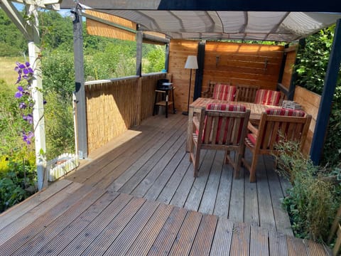 Day, View (from property/room), Balcony/Terrace, Dining area, Garden view