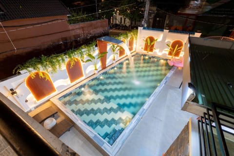 Food and drinks, Swimming pool