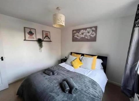 A Cosy 2-Bedroom Flat in Warrington Apartment in Warrington