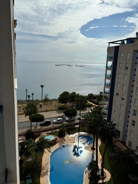 Pool view, Sea view