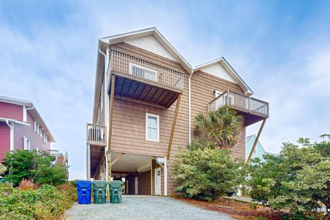 Waves Away House in Surf City