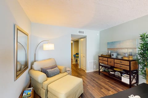 Gulfside Dreams Apartment in Redington Shores