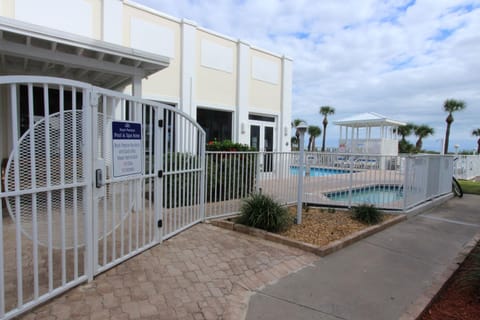 Oceanfront in Canaveral, Views, Heated Pool & Spa Apartment in Cape Canaveral