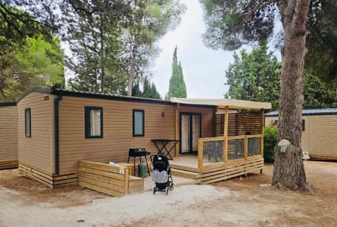 Bungalow 3 chambres pour 6 personnes Parque de campismo /
caravanismo in Sausset-les-Pins