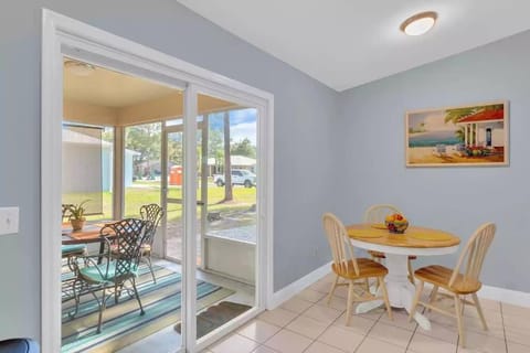 Cheerful 2 bedroom that is close to the water House in Sebastian