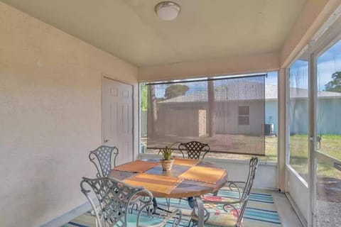 Cheerful 2 bedroom that is close to the water House in Sebastian