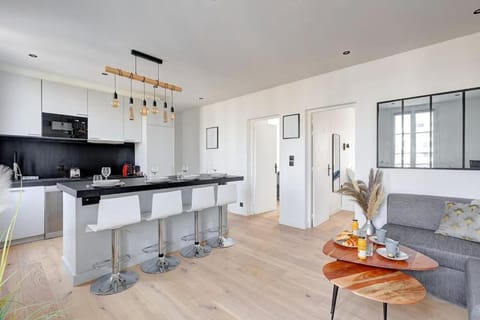 Kitchen or kitchenette, Dining area, dishwasher, oven, stove