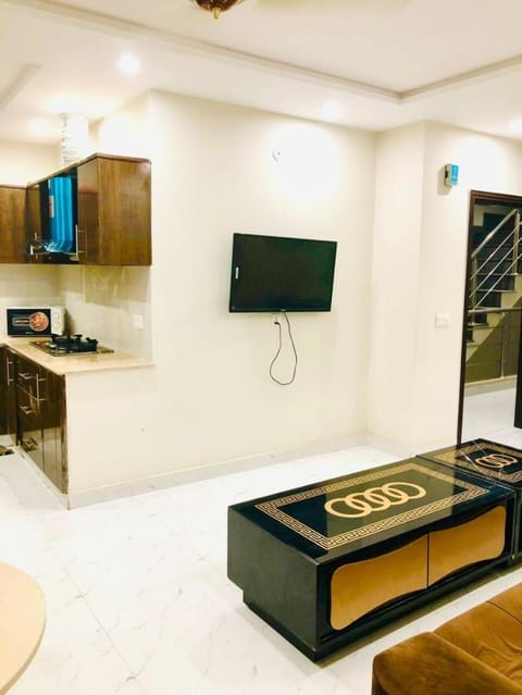 Communal lounge/ TV room, TV and multimedia, Kitchen or kitchenette