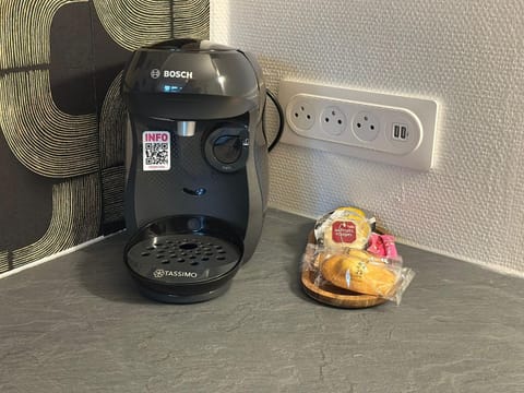 Coffee/tea facilities, Kitchen or kitchenette, Breakfast