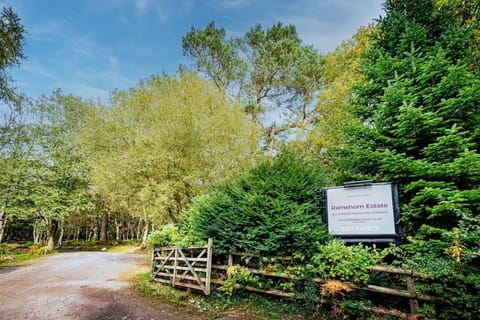 Derwent, woodland lodge with hot tub for 6 House in Staffordshire Moorlands District