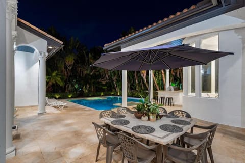 Palm Beach Villa - Magnificent Mansion Villa in Ocean Ridge