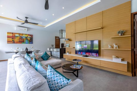 Communal lounge/ TV room