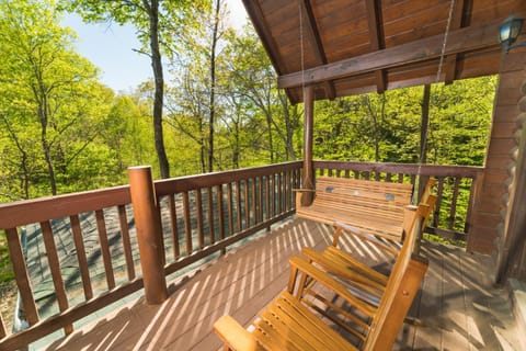 Bears Lair cabin Chalet Villa in Sevierville