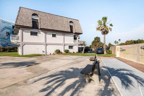 Ocean Front by Cocoa Beach Pier Apartment in Cocoa Beach