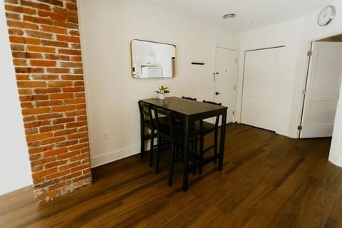 Suites on Main - Unit 3 Appartement in Dalton