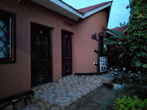 Gorilla African Guest House Bed and Breakfast in Uganda