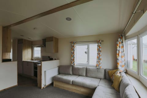 Kitchen or kitchenette, Living room, Photo of the whole room, Seating area