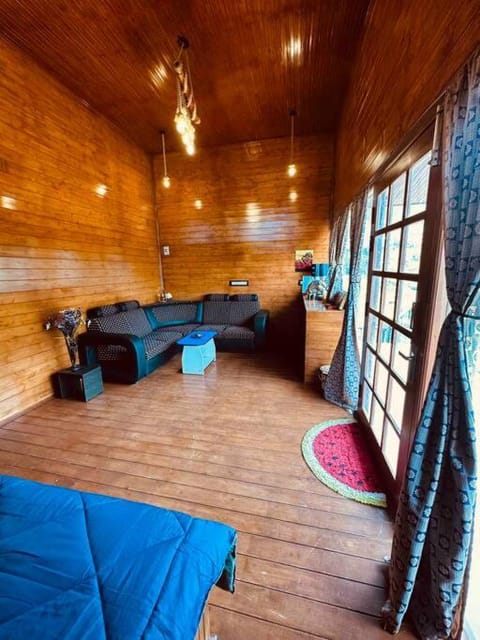 Cozy Wooden Cabin Villa in Kodaikanal