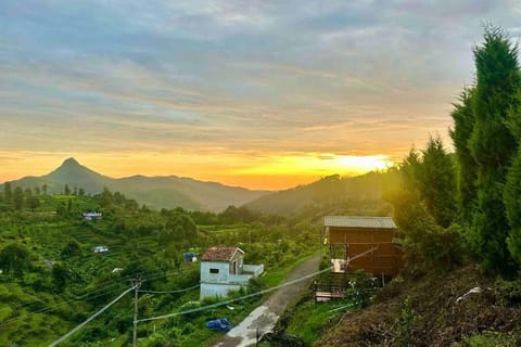 Cozy Wooden Cabin Villa in Kodaikanal