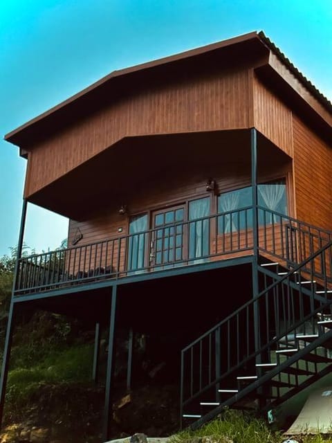 Cozy Wooden Cabin Villa in Kodaikanal