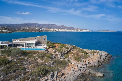 Property building, Day, Natural landscape, Pool view, Sea view, Swimming pool