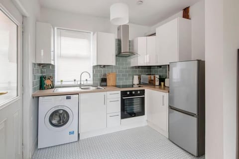 Stunning 1-bed Apartment in Newark on-Trent by Renzo, Central Location, Free Parking! Apartment in Newark-on-Trent